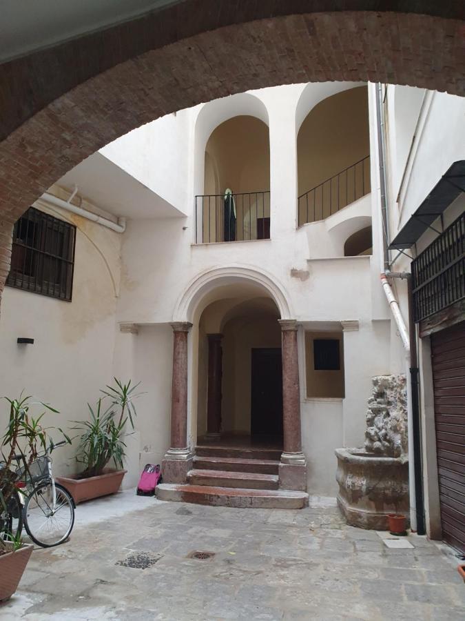 Casa Monviso Le Fuoriserie Palermo Bagian luar foto